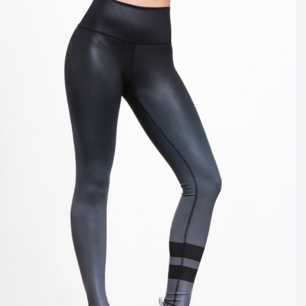 Alo Black Grey Ombré Stripe Leggings Gradient High Rise